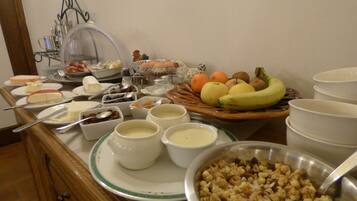 Café da manhã com buffet todos os dias (EUR 9 por pessoa)