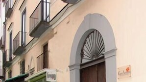A building with a storefront labeled "Living." - Casa Astarita (Sorrento)
