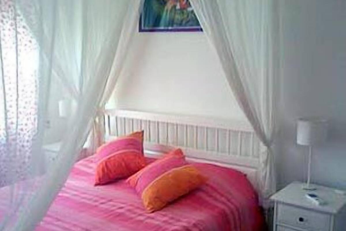 Iron/ironing board, free WiFi