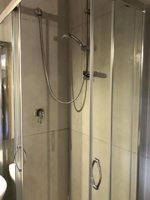 淋浴設備、免費梳洗用品、風筒、坐浴桶