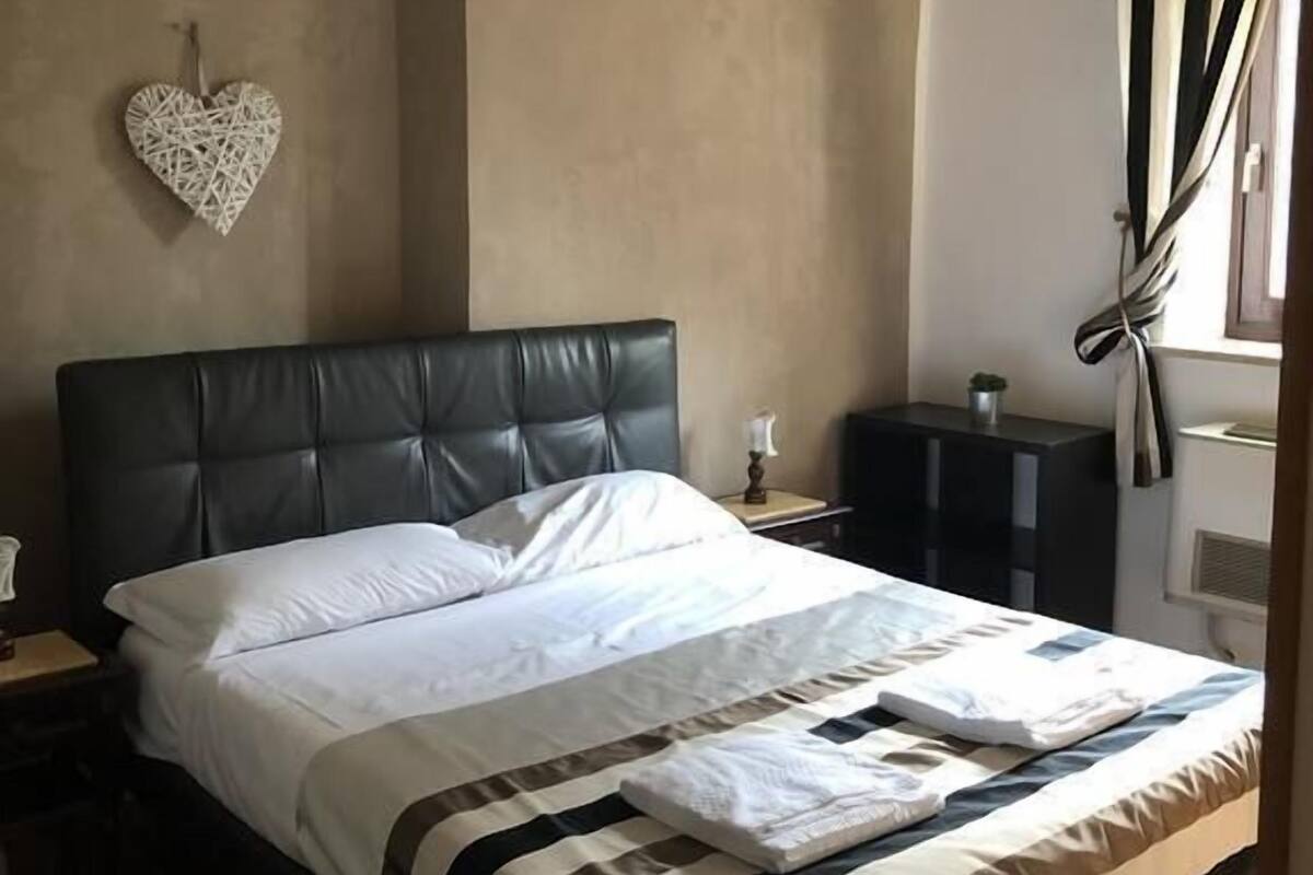 Bureau, Wi-Fi gratuit, draps fournis