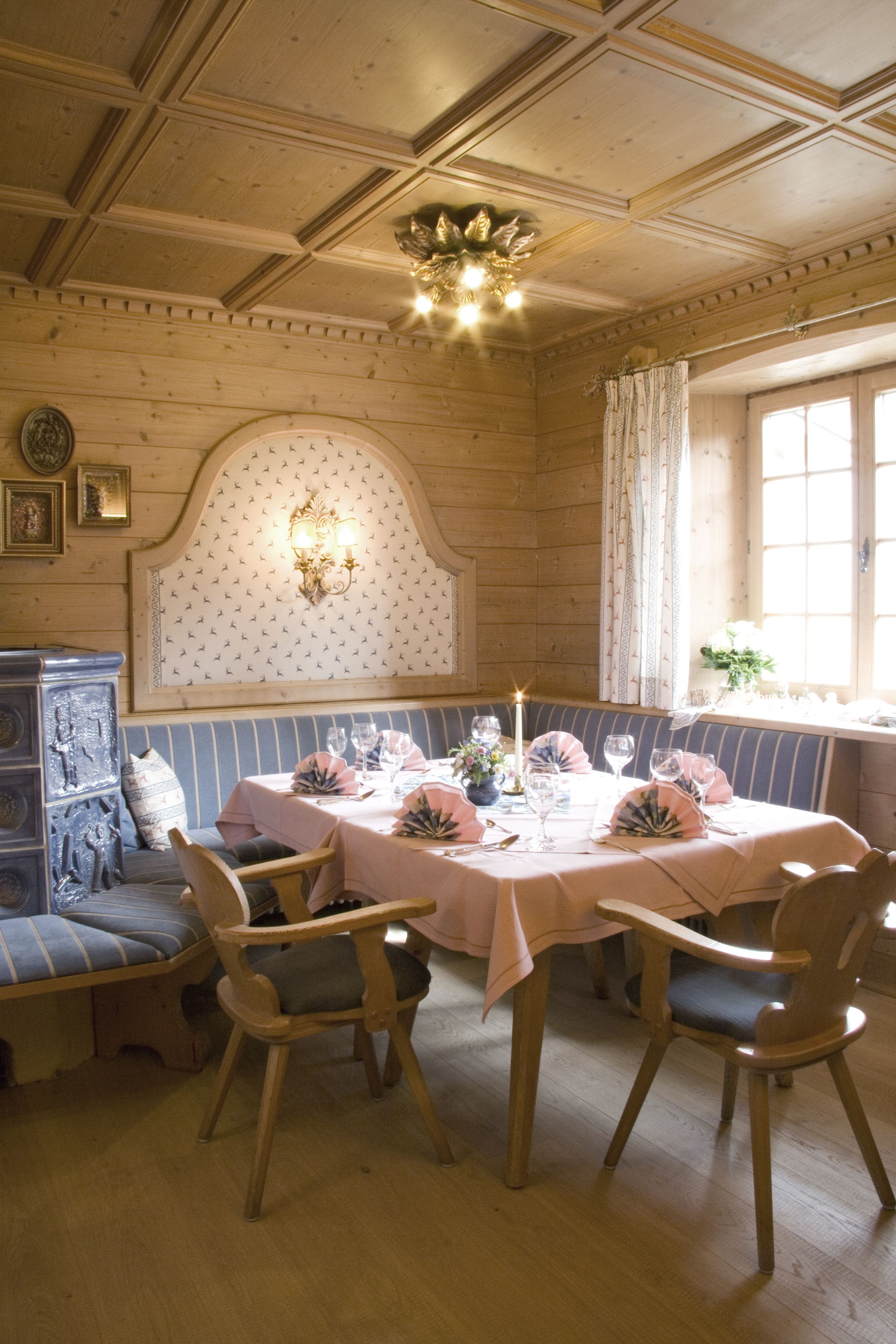 Frokost, lunsj og middag serveres, regionale retter 