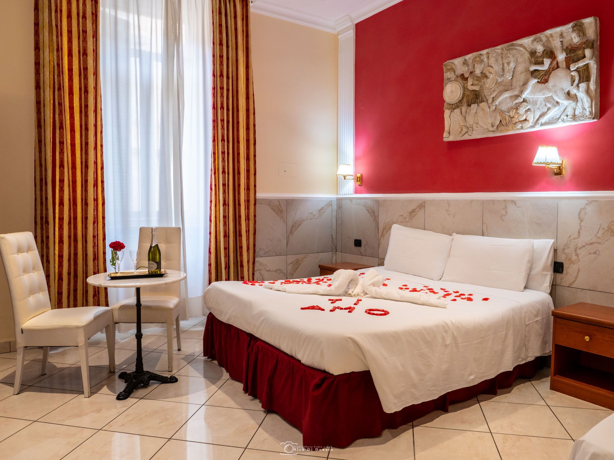 Camera Deluxe con letto matrimoniale o 2 letti singoli | Minibar, una cassaforte in camera, con stile personalizzato