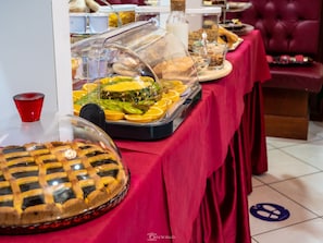 Desayuno buffet todos los días (con cargo)
