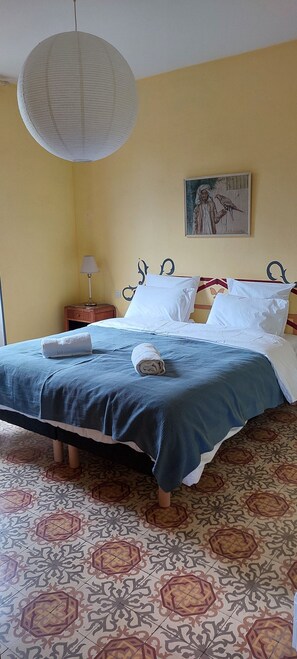 Comfort Double Room | Egyptian cotton sheets, desk, iron/ironing board, free WiFi