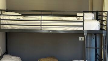 Triple Room | Bathroom | Free toiletries, hair dryer, towels, soap