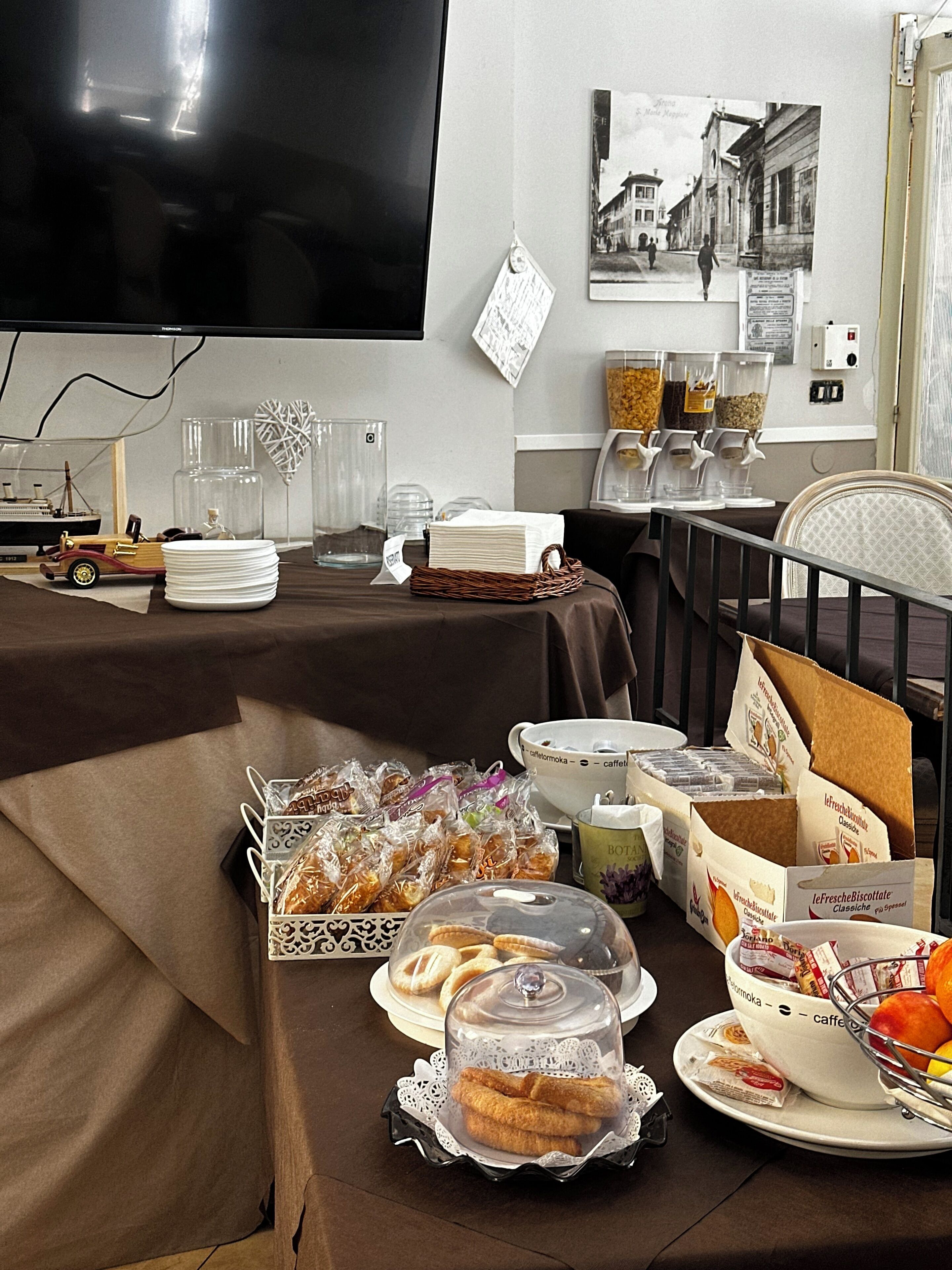 Daily buffet breakfast for a fee