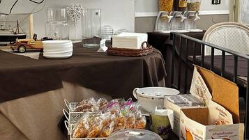 Daily buffet breakfast for a fee