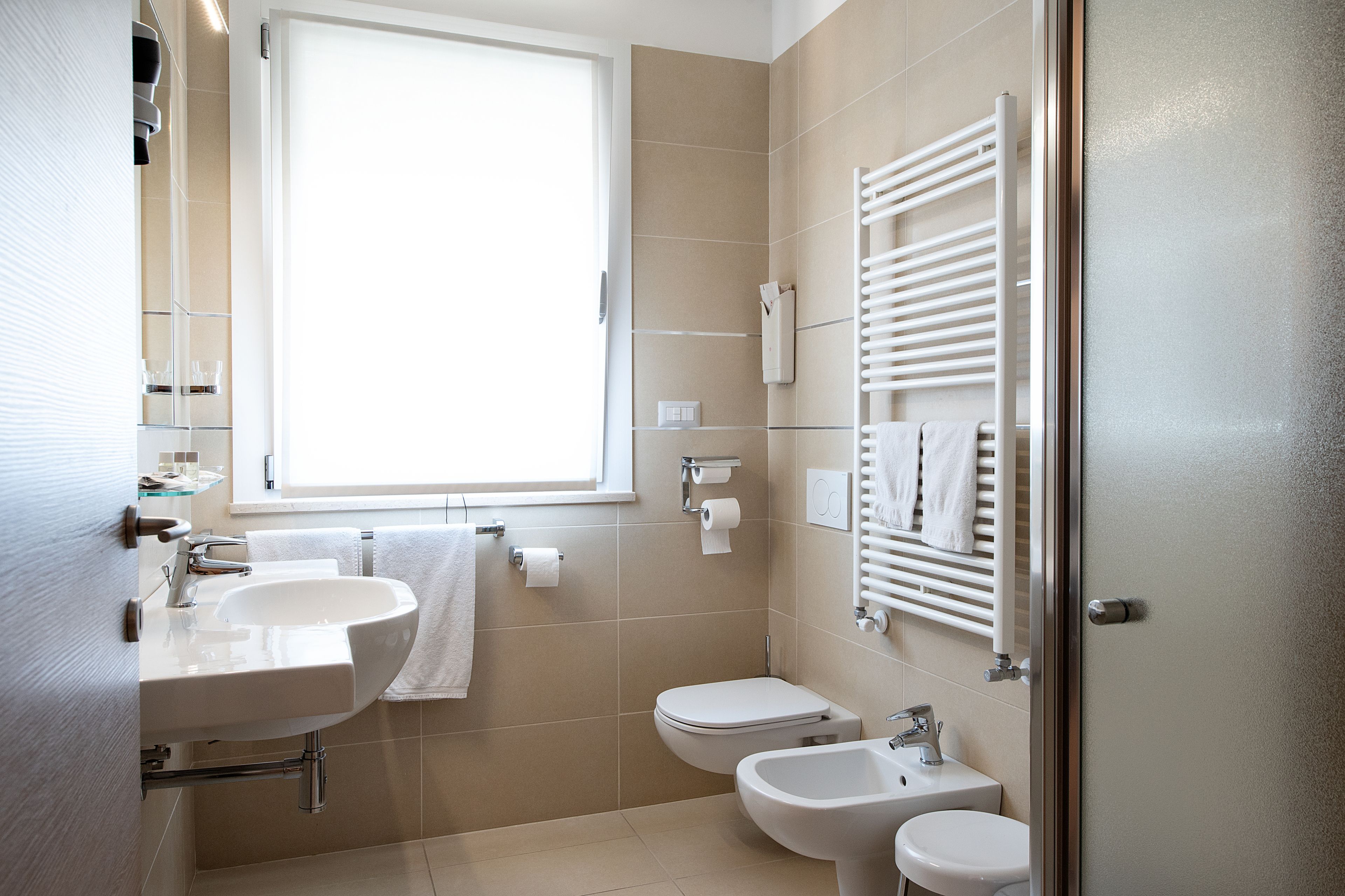 superior double or twin room | bathroom | free toiletries, hair dryer