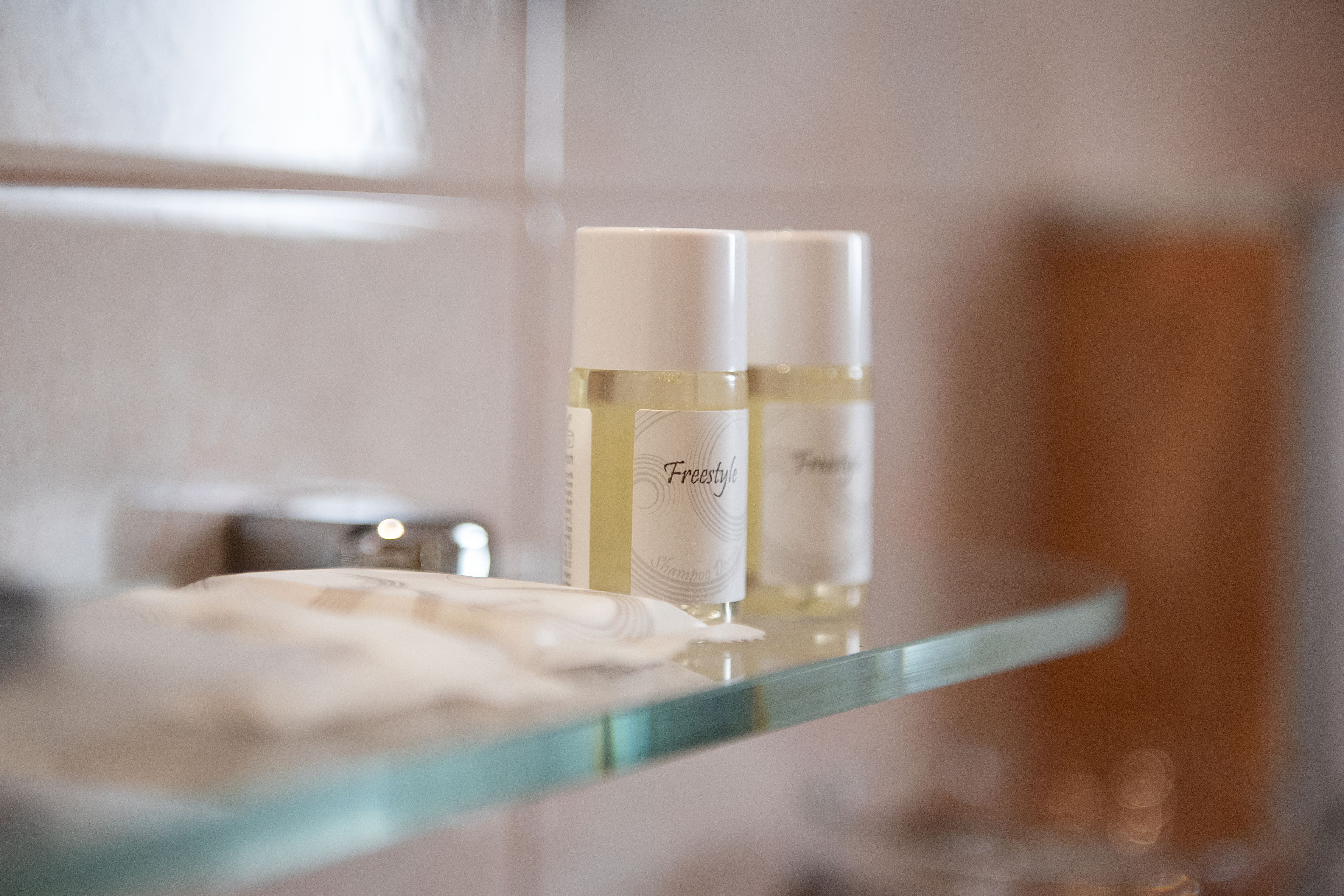 free toiletries, hair dryer