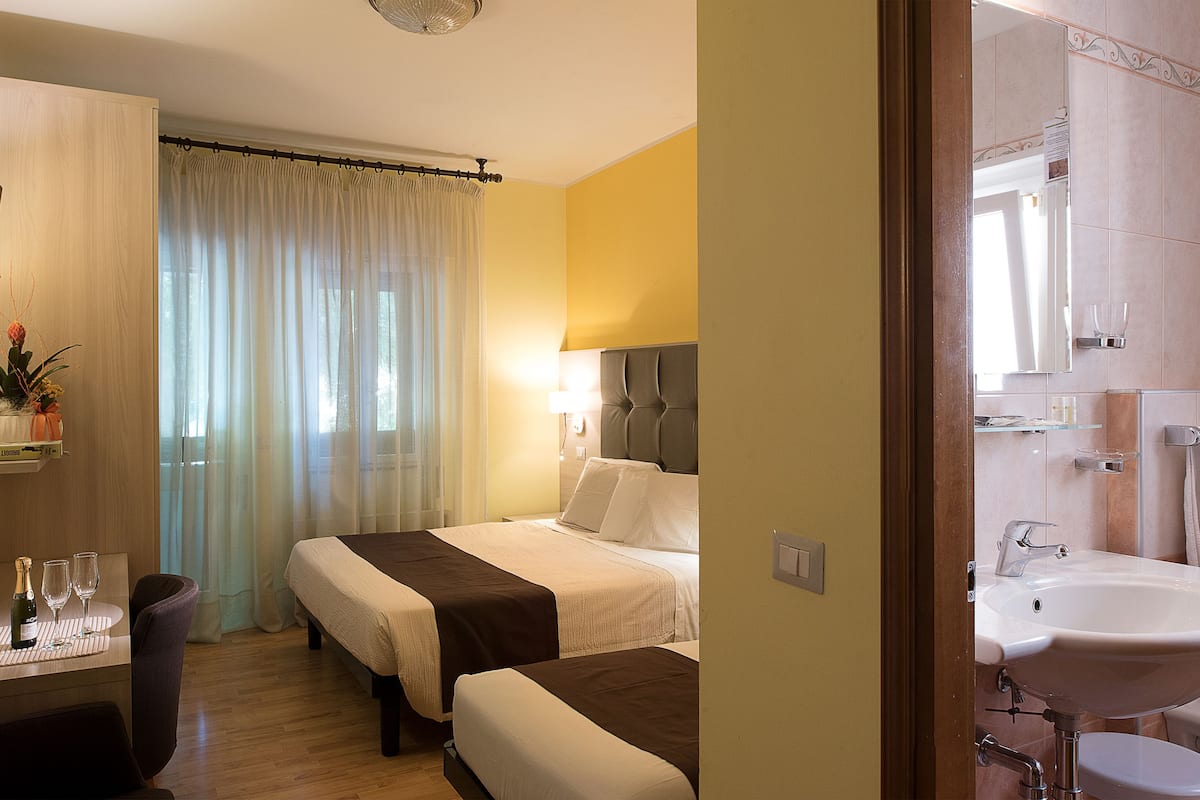 superior double or twin room | minibar, in-room safe, soundproofing, iron/ironing board