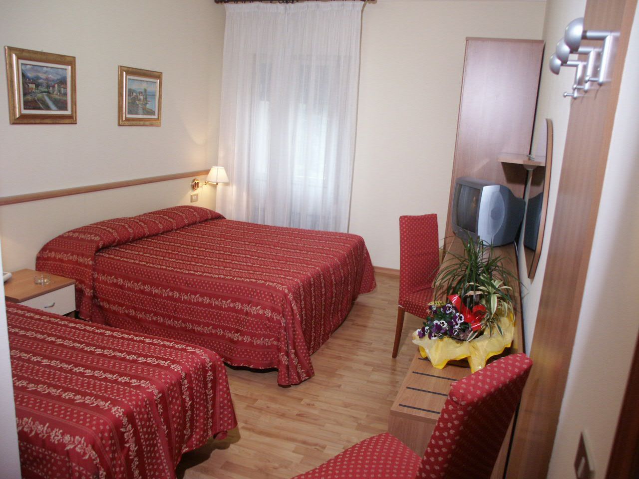 triple room | minibar, in-room safe, soundproofing, iron/ironing board