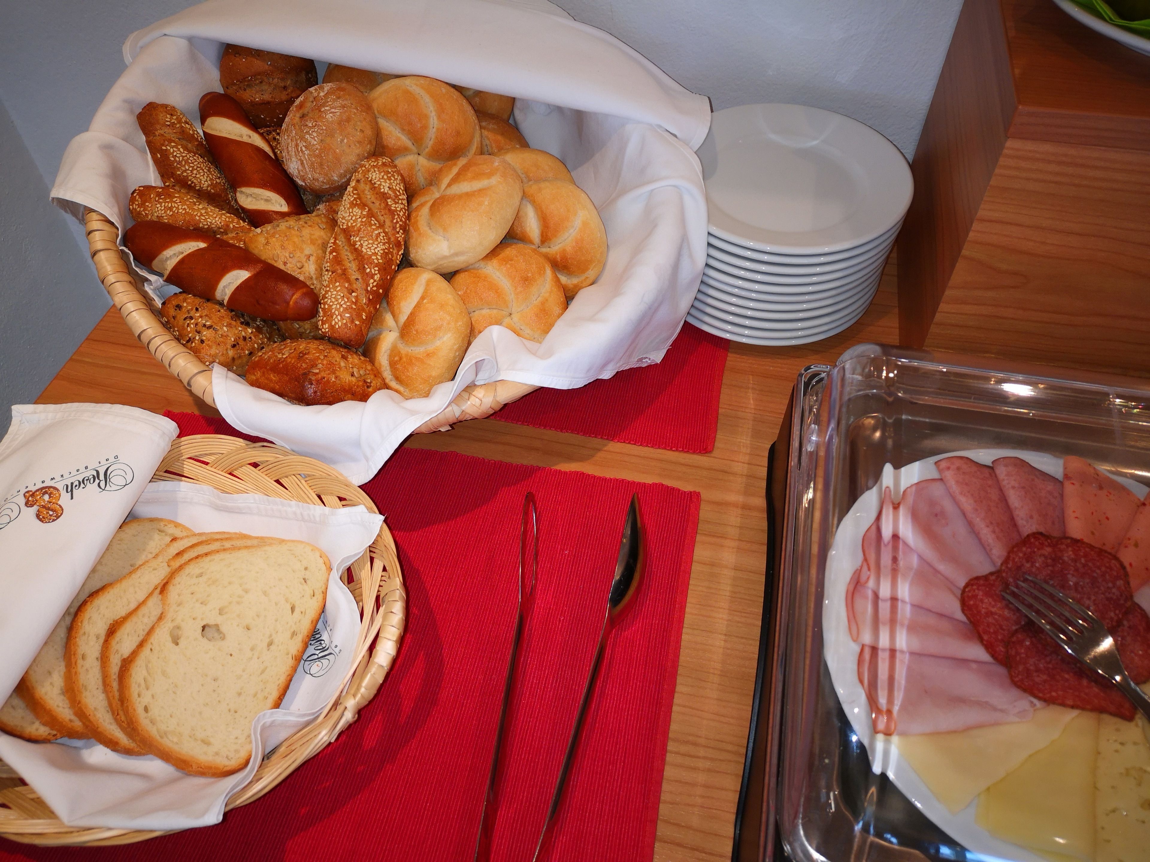 Daily buffet breakfast for a fee