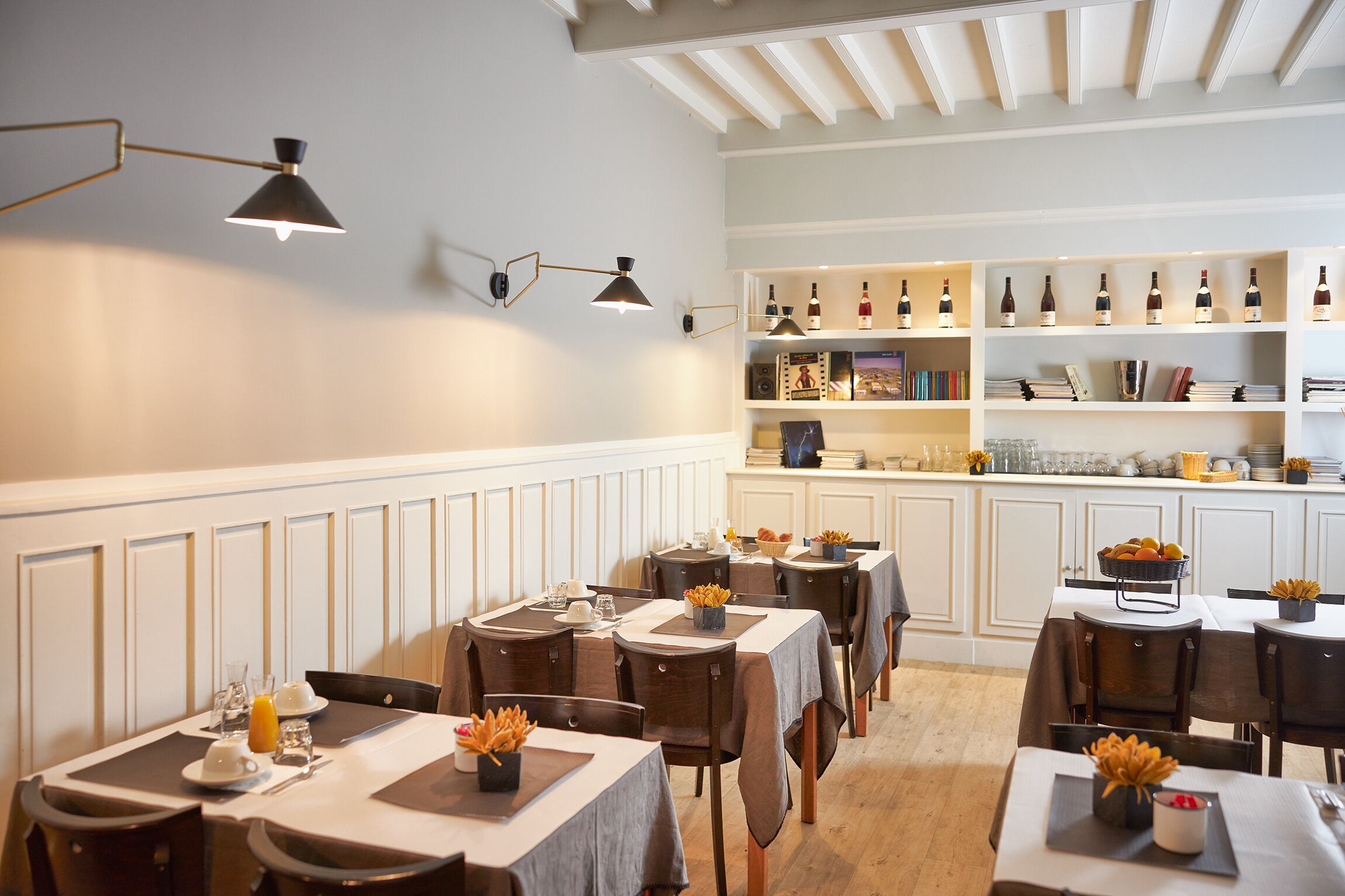 Daily buffet breakfast (EUR 9.50 per person)