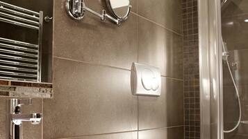 Economy Double Room | Bathroom