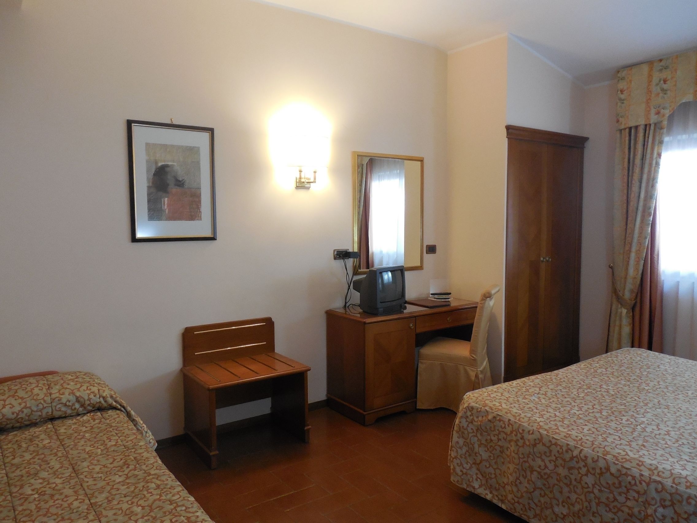 standard room | premium bedding, minibar, desk, blackout curtains