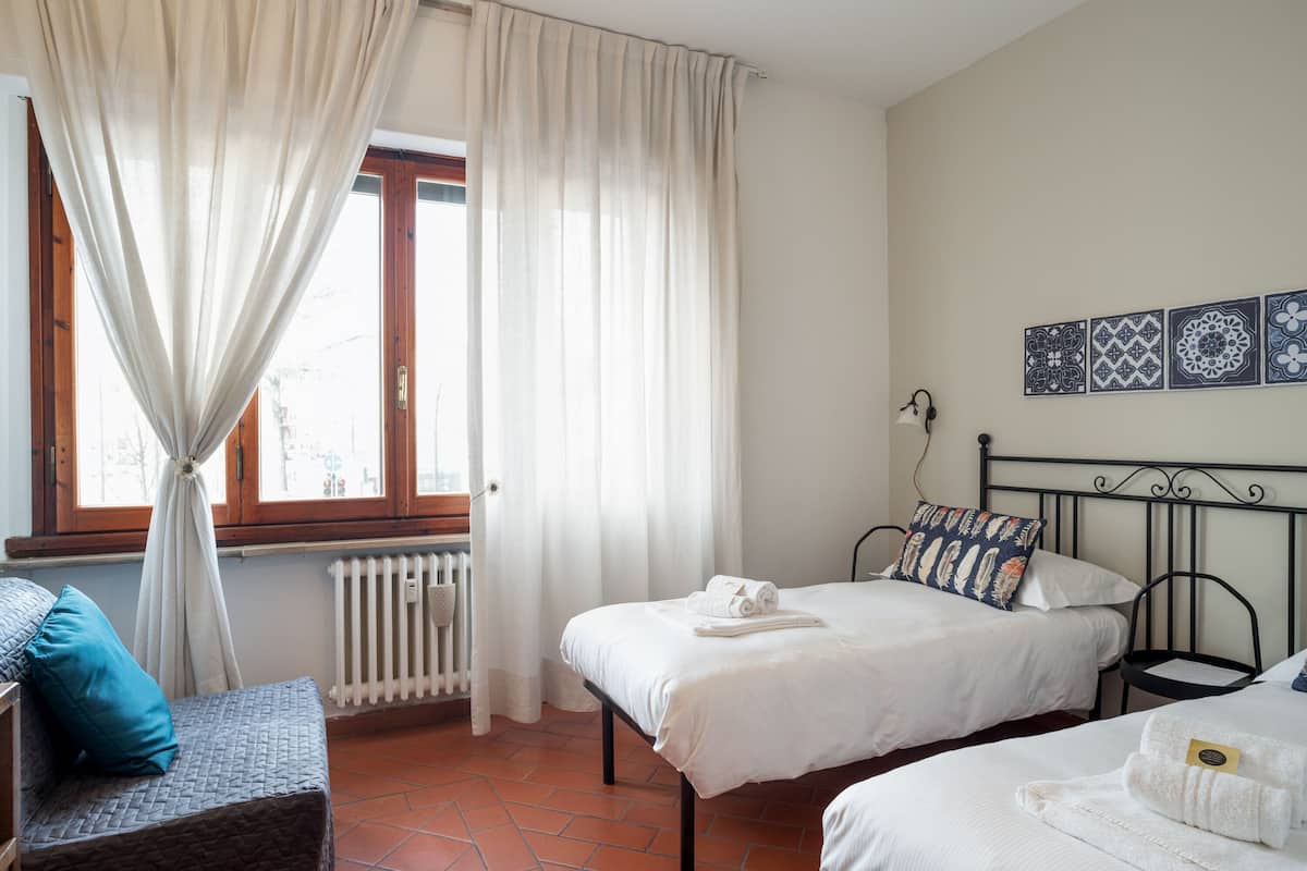 Egyptian cotton sheets, premium bedding, down duvets, in-room safe