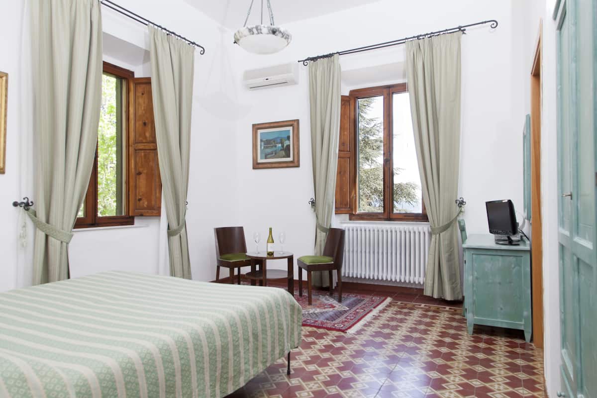 Chambre Double ou avec lits jumeaux | Bureau, Wi-Fi gratuit, draps fournis