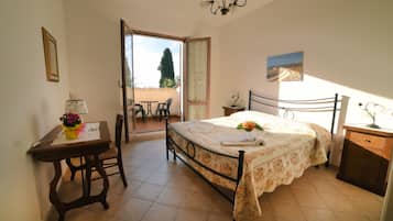 Appartement, 2 chambres | Draps en coton égyptien, couette en duvet d'oie, bureau