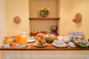 Colazione completa inclusa, servita tutte le mattine