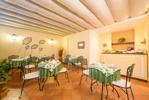 Colazione completa inclusa, servita tutte le mattine 