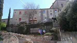 Front of property - La Locanda del Castello (Montalcino)