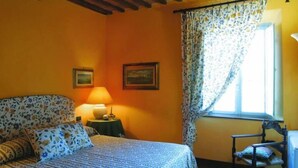 Hypo-allergenic bedding available, down comforters, minibar - La Locanda del Castello (Montalcino)