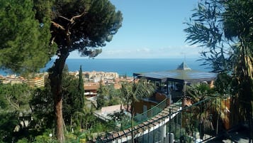 Vue depuis lâhĂ©bergement