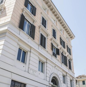 Front of property - All'Ombra del Cupolone (Rome)