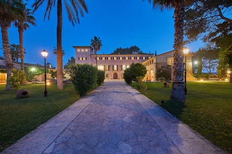 Fassade der Unterkunft – Abend/Nacht. Virrey Finca Hotel