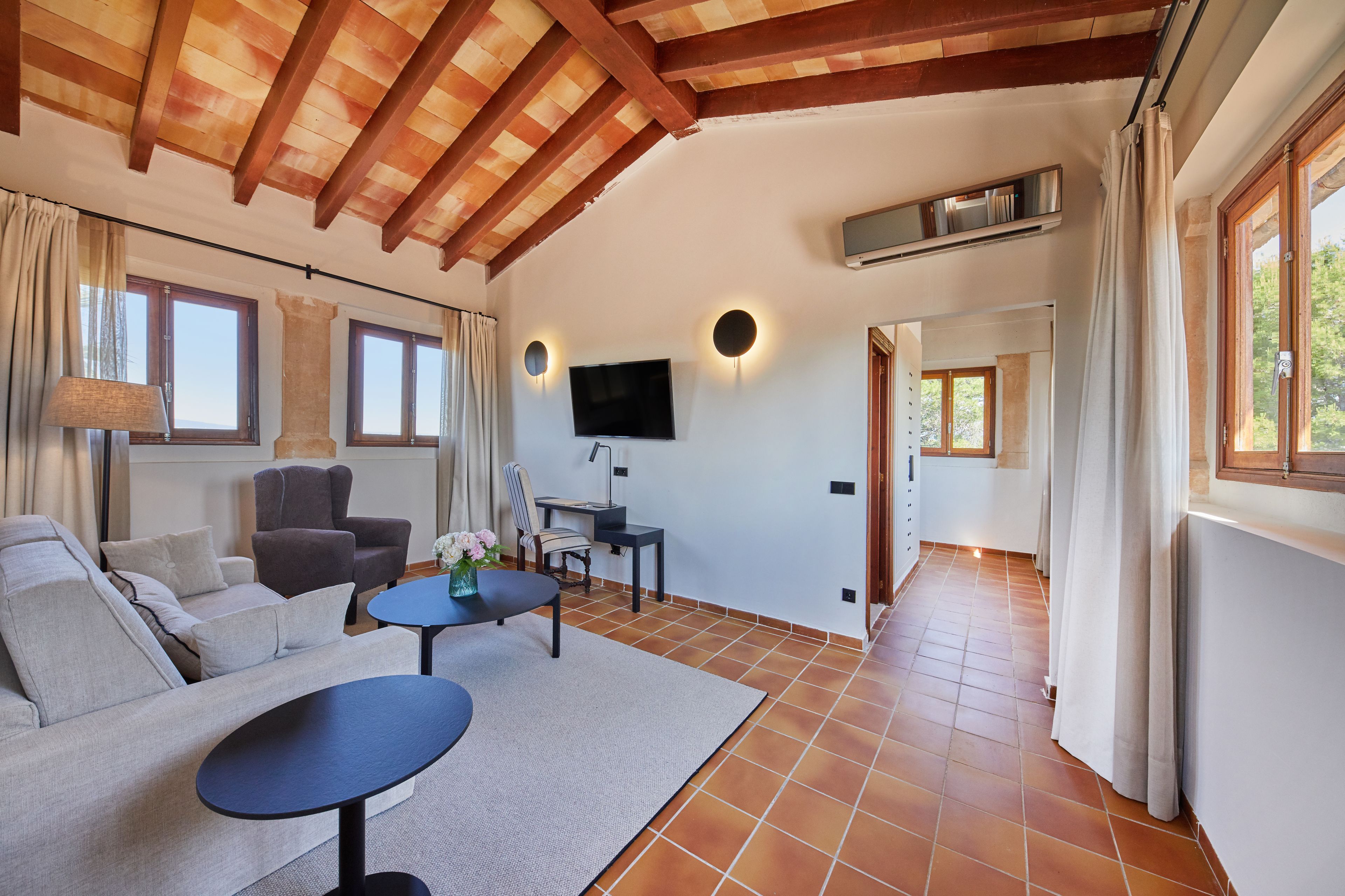 virrey suite | 1 bedroom, premium bedding, down duvets, minibar