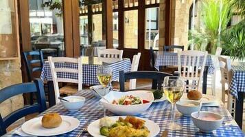 Se sirven desayunos, almuerzos, cenas y brunch