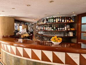 Bar (on property) - Basilica Holiday Resort (Paphos)