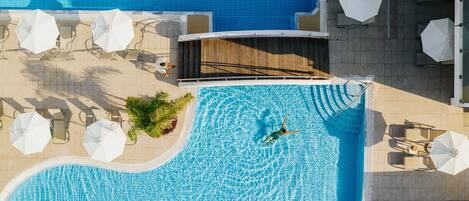 Indoor pool, 2 outdoor pools, pool umbrellas, pool loungers