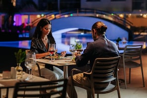 3 restaurants; breakfast, lunch and dinner served  - Sofianna Resort & Spa (Paphos)