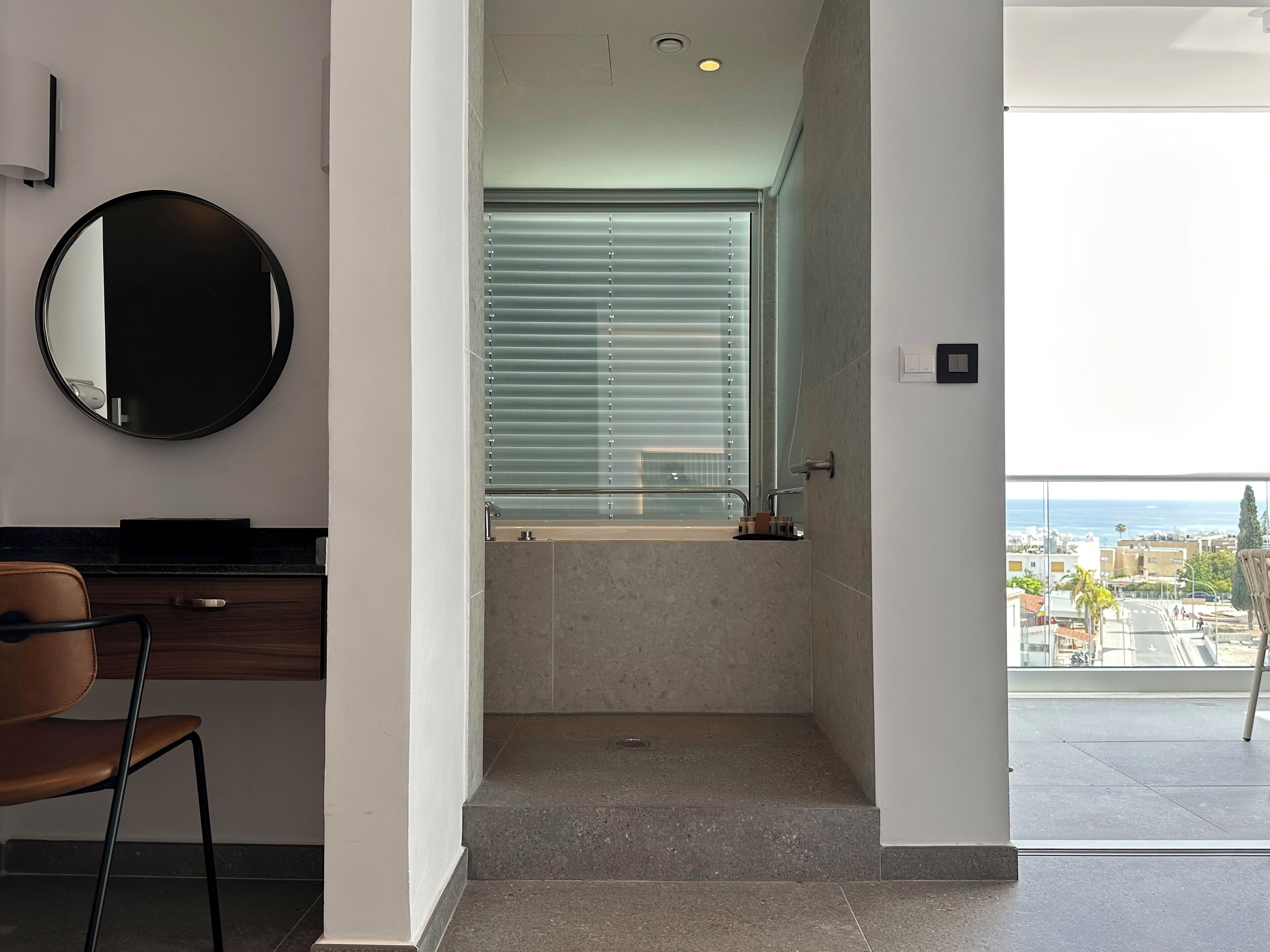 junior suite sea view with whirlpool | 1 bedroom, in-room safe, individually decorated, desk