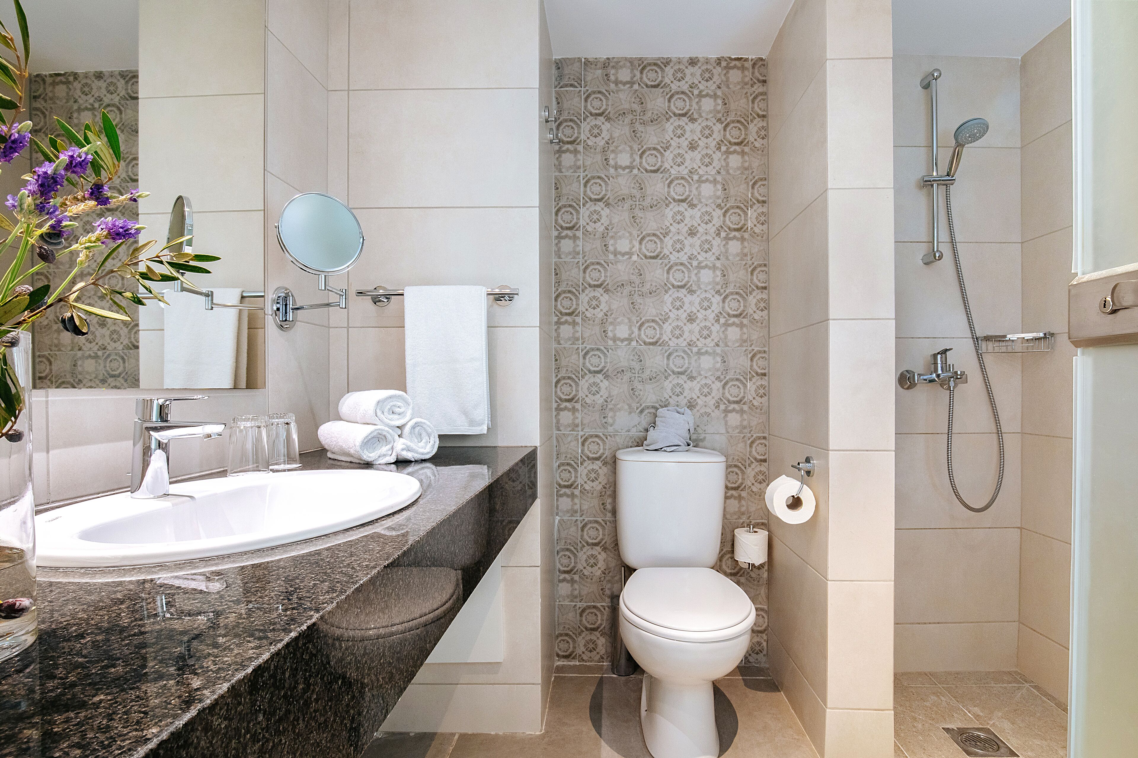 economy double room | bathroom | eco-friendly toiletries, hair dryer, towels, toilet paper