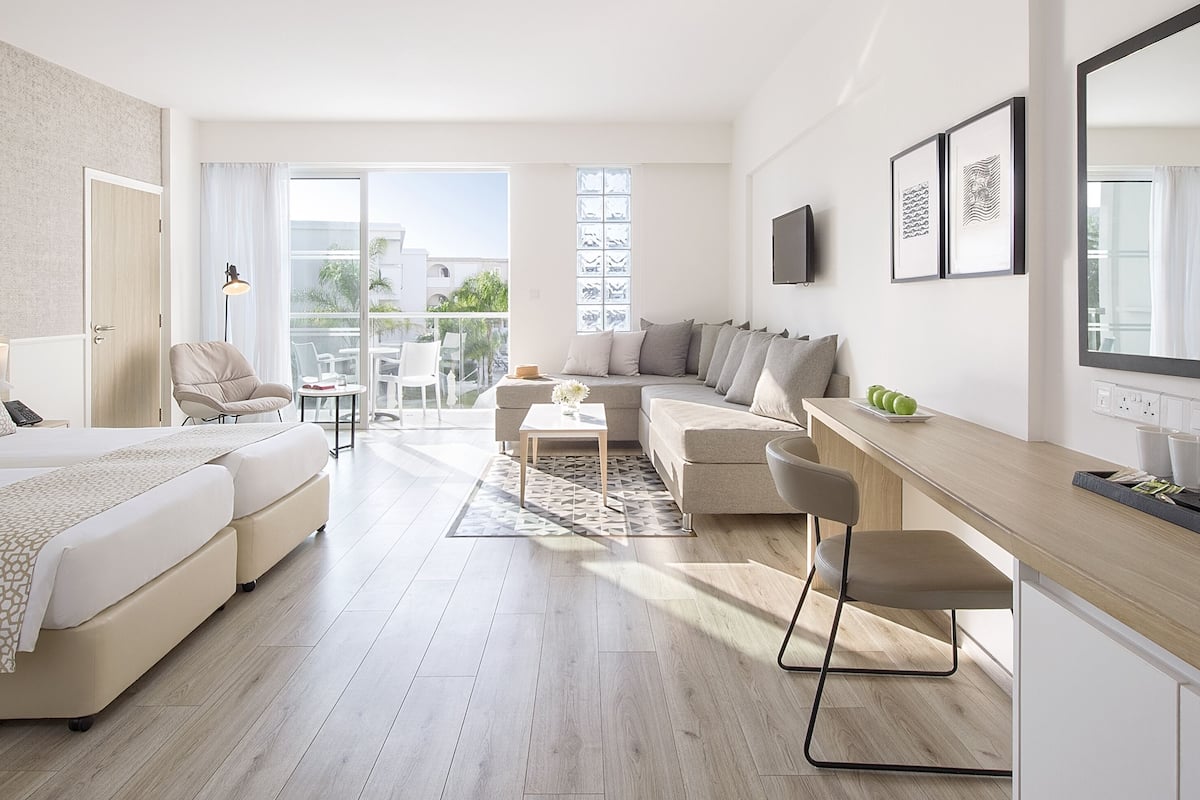 1 bedroom, in-room safe, individually decorated, desk