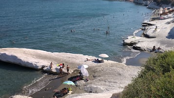 Private beach nearby, black sand, beach towels