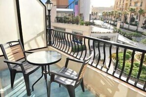 Standard Room, 2 Single Beds | Balcony