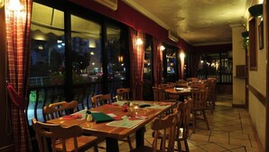 Lunch and dinner served - Rokna Hotel (St. Julian's)