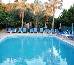 2 piscinas al aire libre