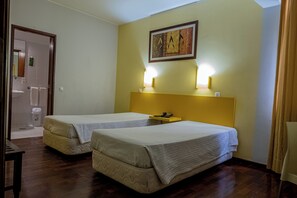 Skrivbord, extrasängar och gratis wi-fi