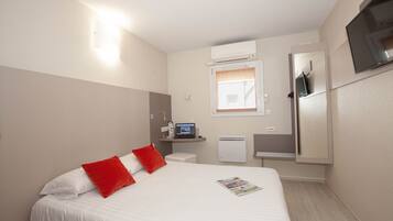 Bureau, chambres insonorisées, lits bébé (gratuits), Wi-Fi gratuit