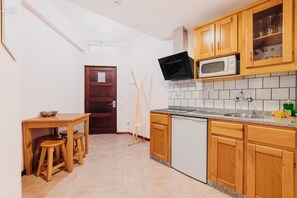 Private kitchen - ASPA Studios - Urban Conscious Living (Funchal)