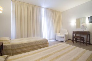 Coffres-forts dans les chambres, bureau