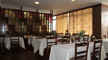 Se sirven comidas y cenas