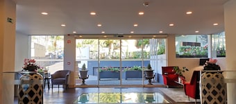 Santa Cruz Village Hotel