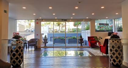 Santa Cruz Village Hotel