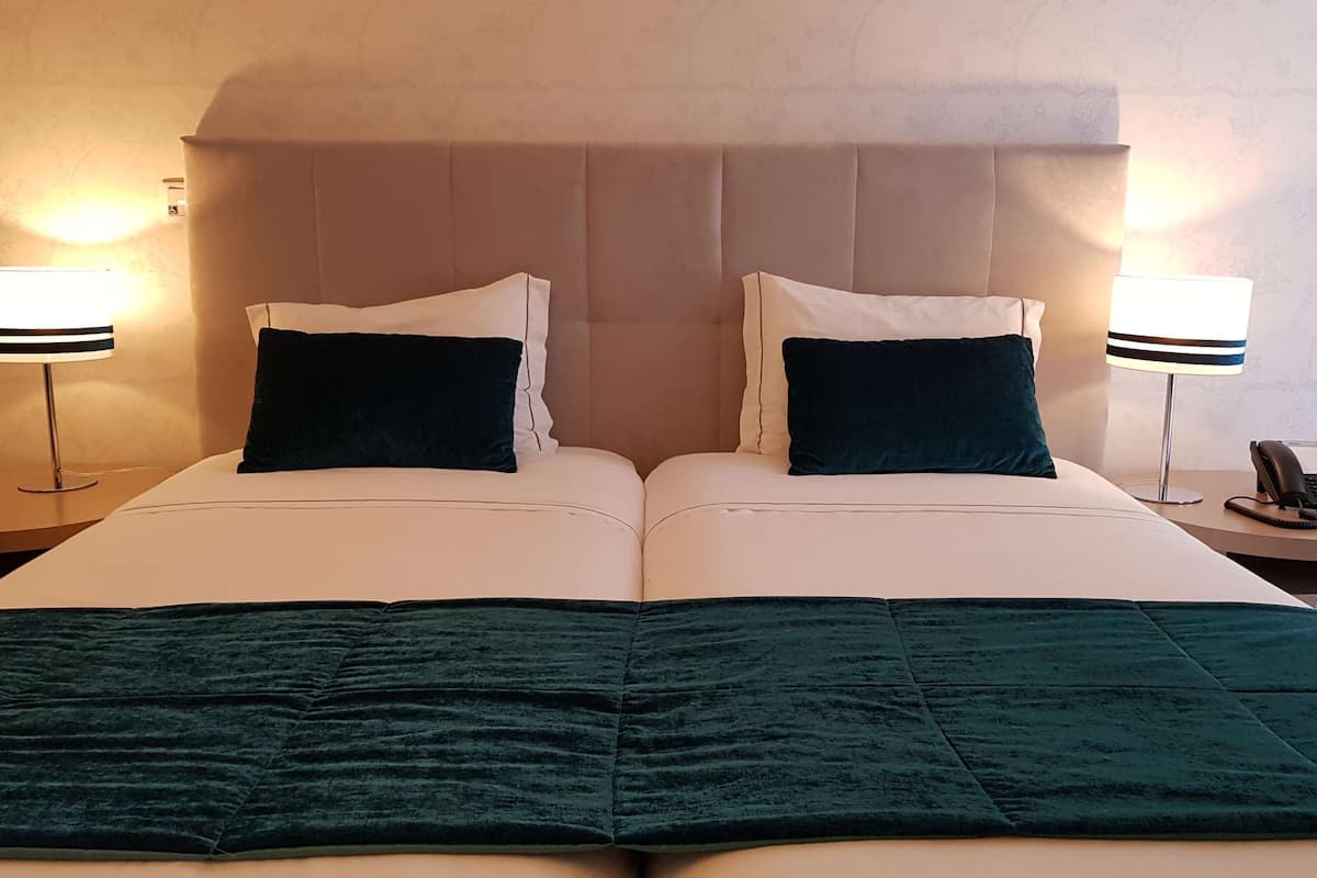 in-room safe, desk, soundproofing, free cots/infant beds